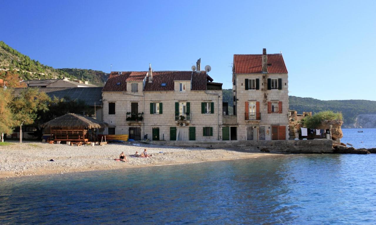 Apartments And Rooms By The Sea Komiza, Vis - 2431 Buitenkant foto