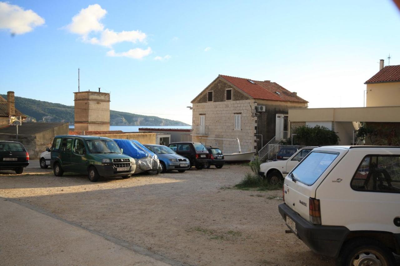 Apartments And Rooms By The Sea Komiza, Vis - 2431 Buitenkant foto