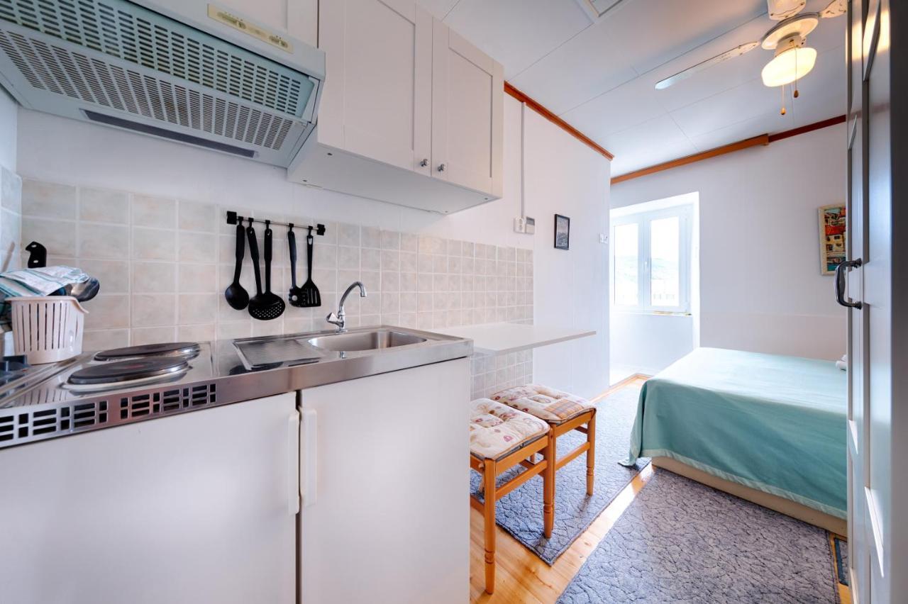 Apartments And Rooms By The Sea Komiza, Vis - 2431 Buitenkant foto