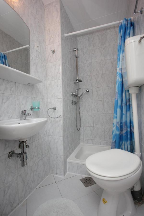 Apartments And Rooms By The Sea Komiza, Vis - 2431 Buitenkant foto