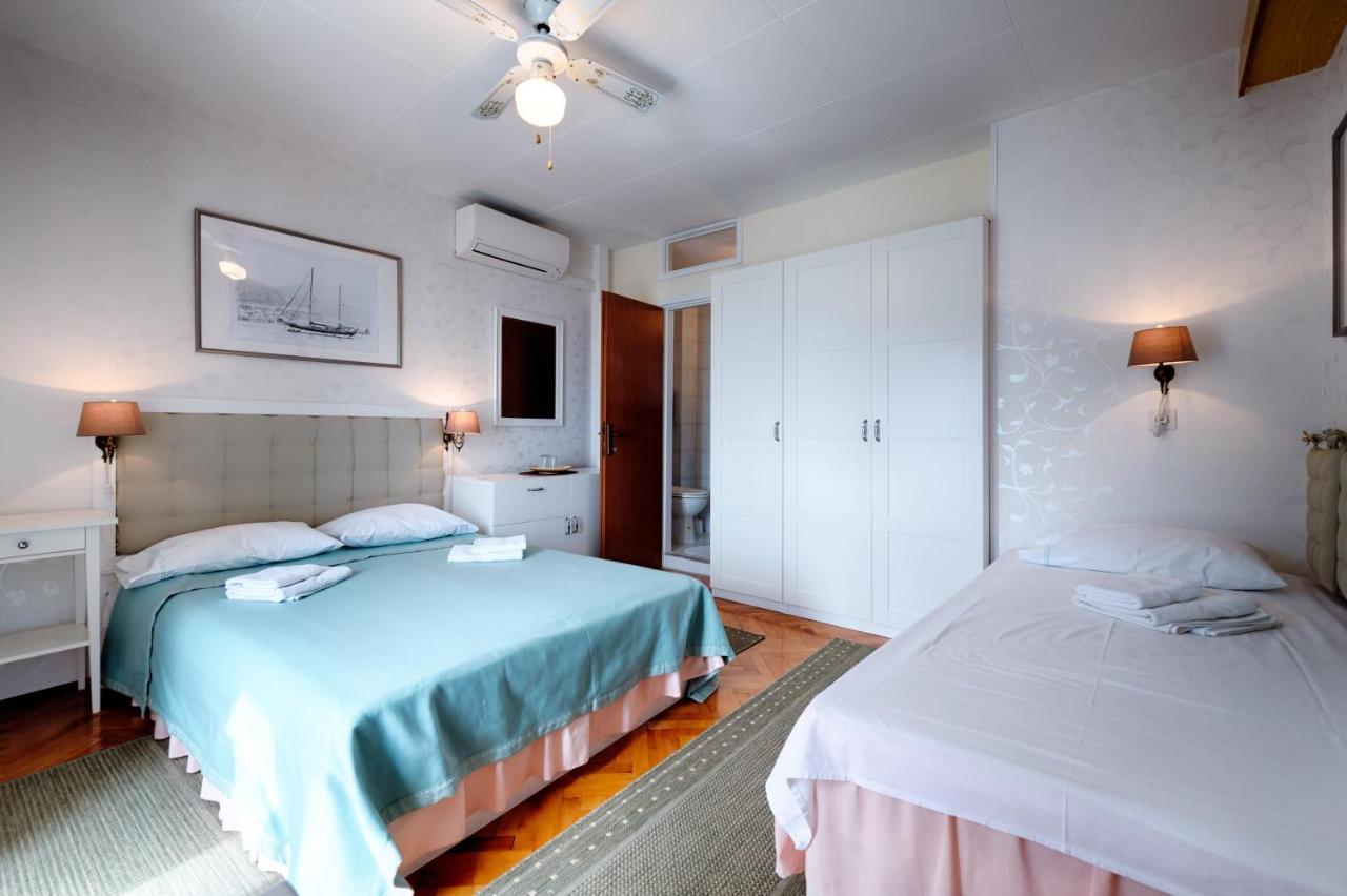 Apartments And Rooms By The Sea Komiza, Vis - 2431 Buitenkant foto